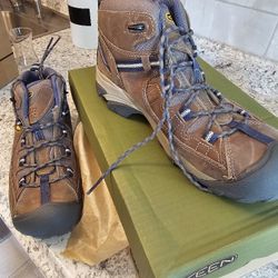 KEEN Hiking Shose ,NEW,size 9.5