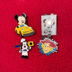 Disney Pins New 