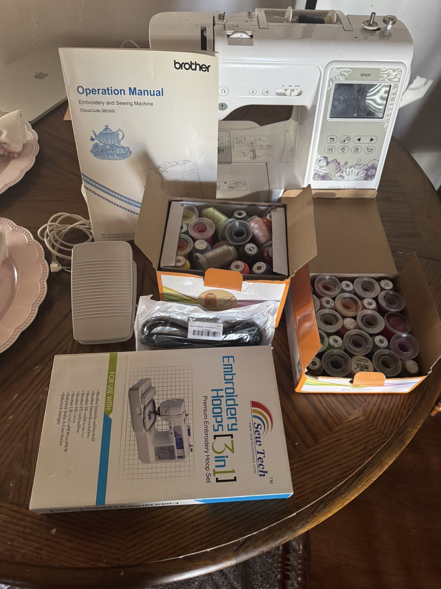 Brothers SE600 Sewing & Embroidery Machine