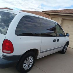1999 Plymouth Voyager