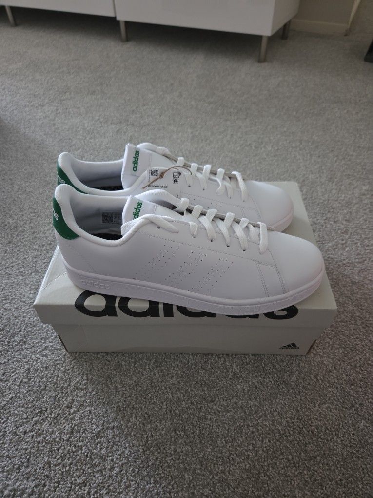 Adidas Men Advantage Size 9.5 Brand New