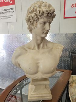 Statue/ Bust