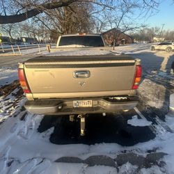 Chevy TK2500 Gray 4x4