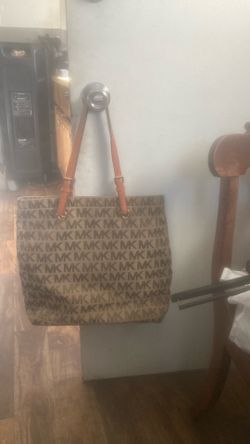 Buena.   Bolsa.
