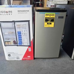 Frigidaire Gallery Compact Mini Fridge 3.2 Cu.ft