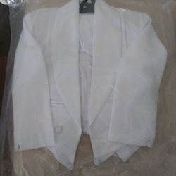 Traje de bautismo para nino nuevo en $25 OBO