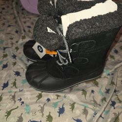 Black Snow Boots 