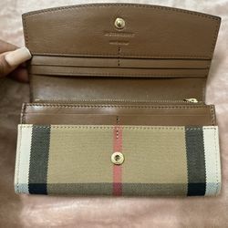 Burberry Porter Continental Wallet. EXCELLENT CONDITION.