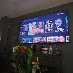 82 inch television Smart 