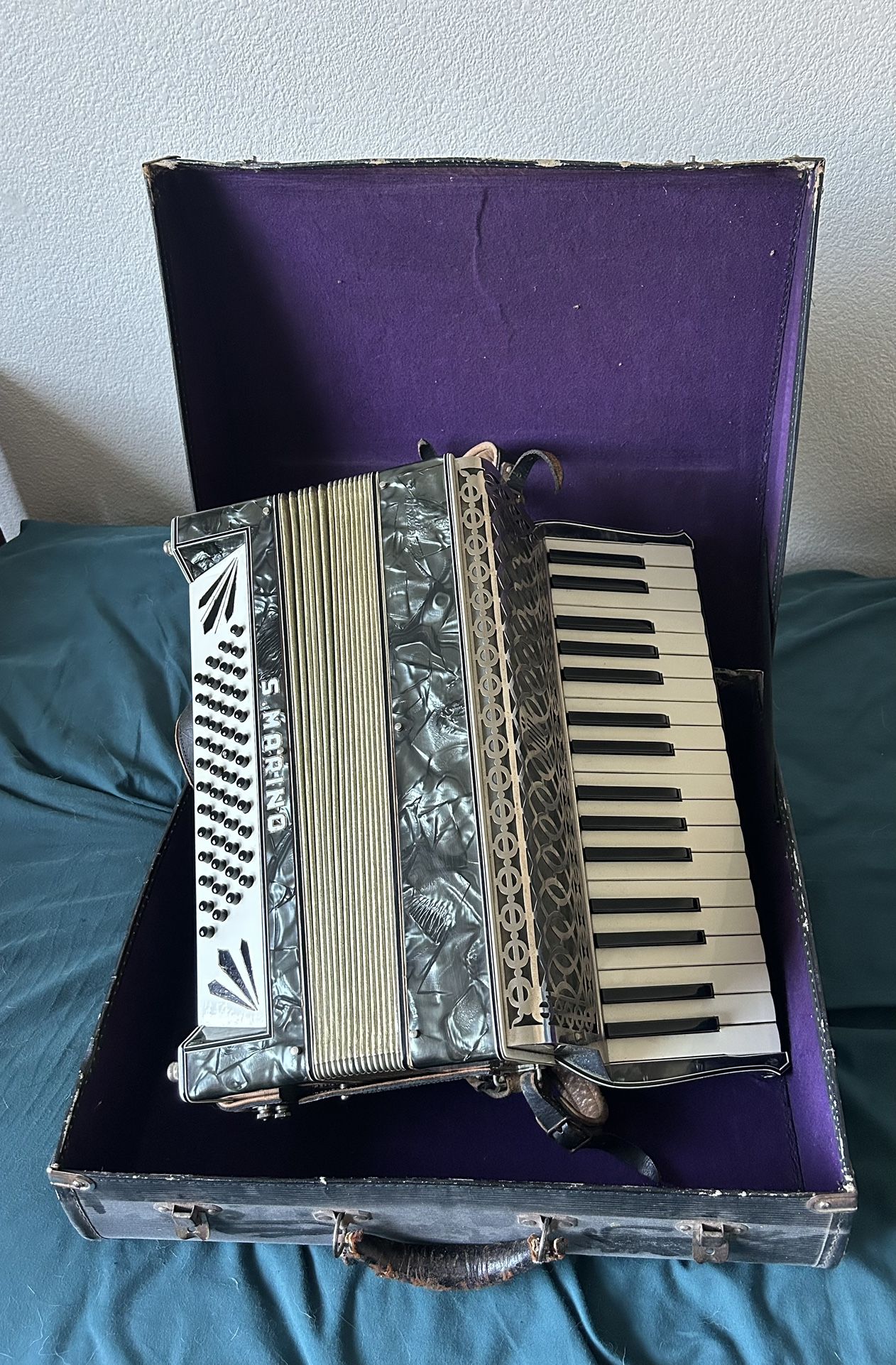 S. Marino 1930's 48 bass piano accordion