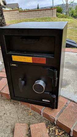 Like new safe.