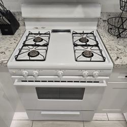 Tappan/Frigidaire Gas Stove 30”