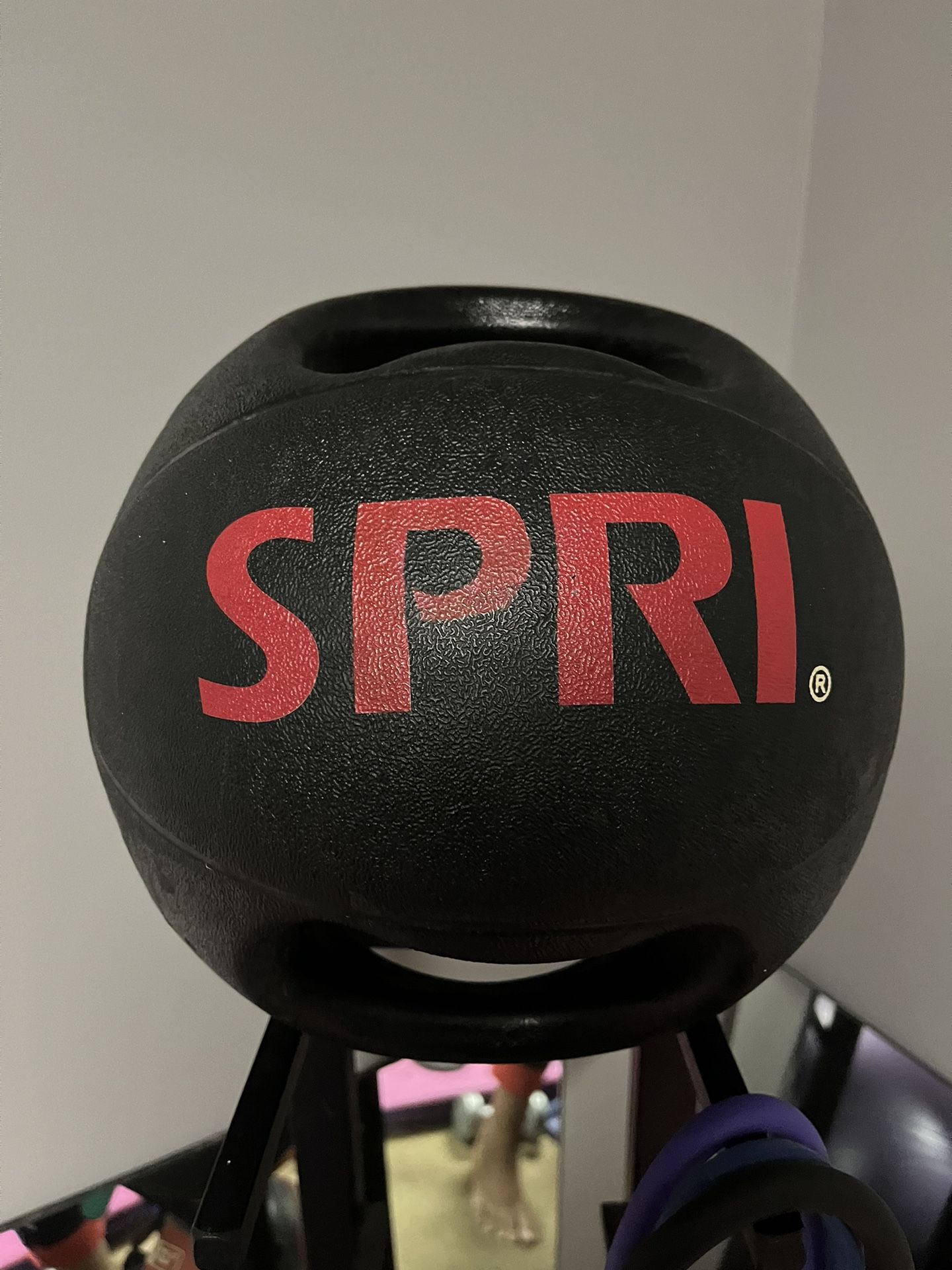 SPRI 8lbs Medicine Ball With Handle