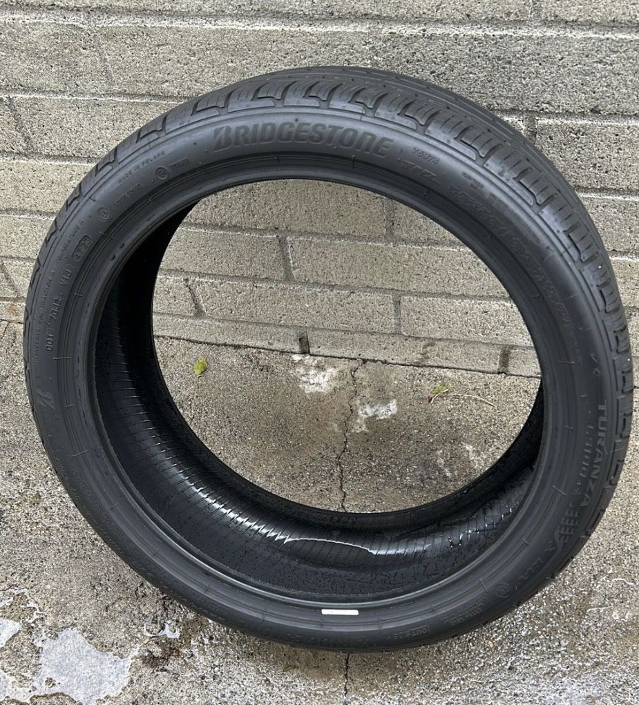 225/40R19 Bridgestone Turanza LS100