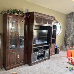 Free Entertainment Center 3 Pieces In One 