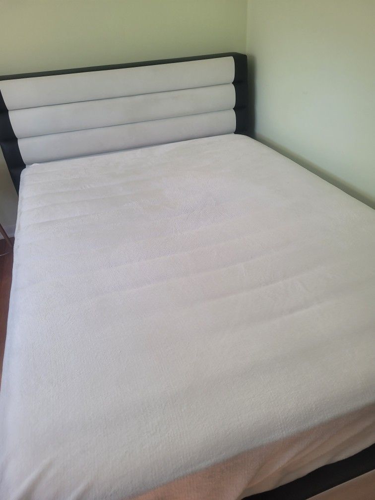 Full Size Bed And Mattress