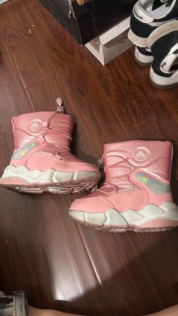 Girls snow boots 10c