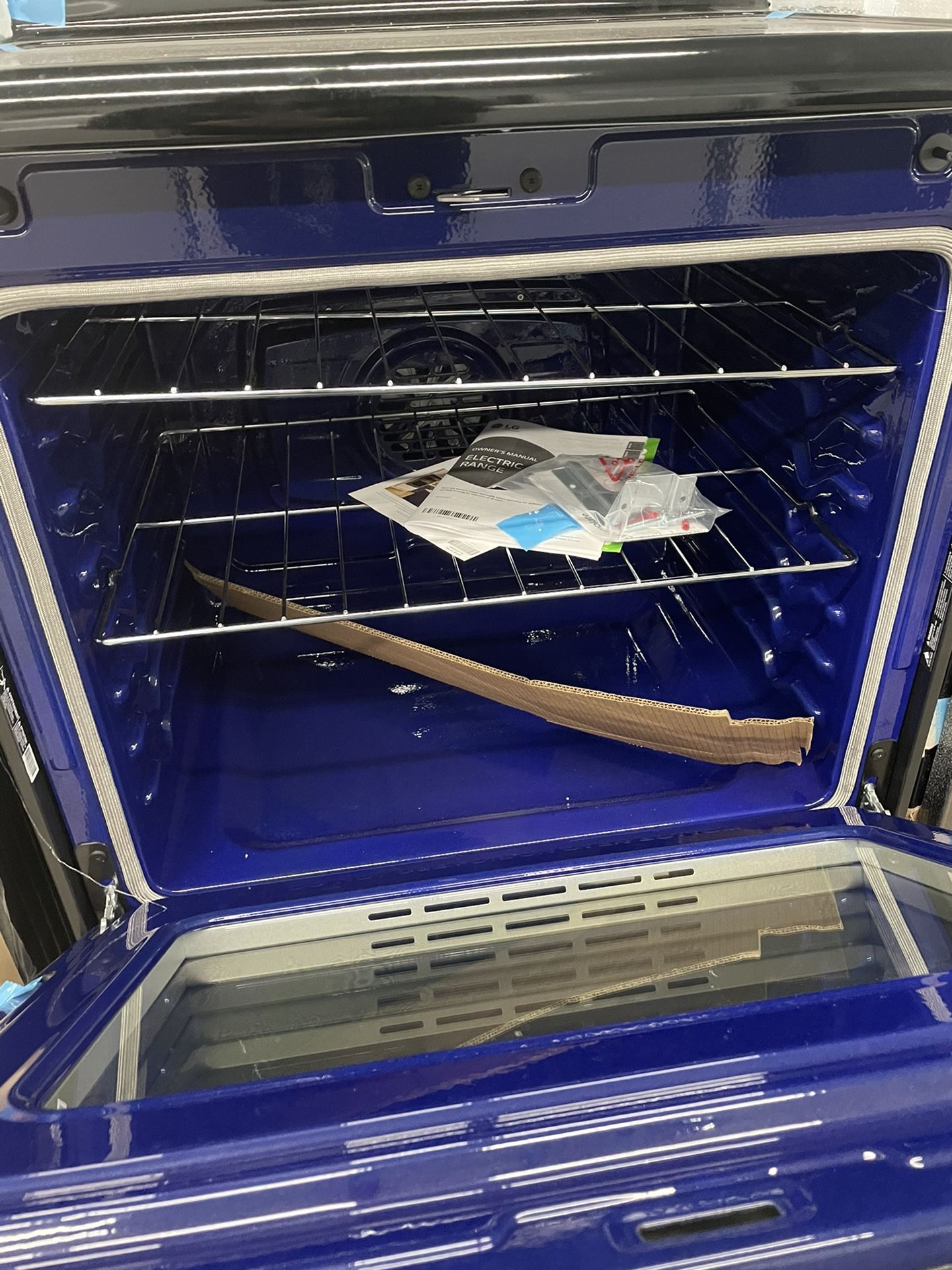LG ELECTRIC STOVE
