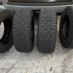 Set Of Goodyear Wrangler Tires 265/65r17