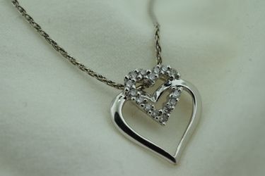 ❤️❤️❤️14k white gold heart pendant with diamonds❤️❤️❤️