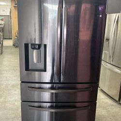 REFRIGERATOR / FREE DELIVERY / FREEZER / PERFECT CONDITION 