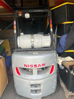 2004 Nissan folk Lyft