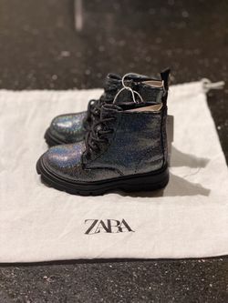 NWT Zara Baby Girl Holographic Iridescent Rainbow Black Ankle Boots Shoes 6.5. Condition is New with box