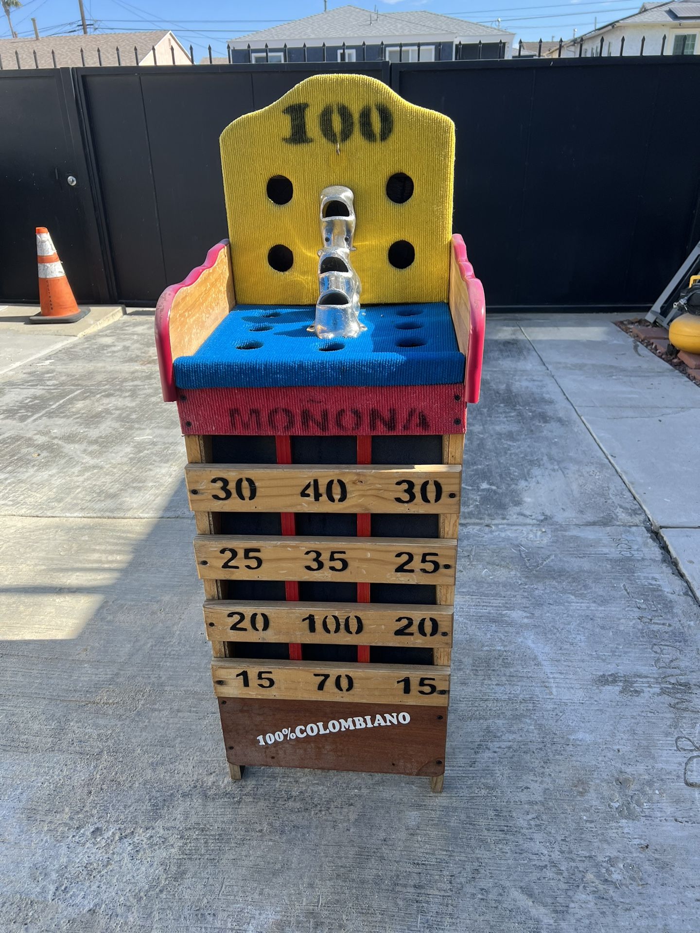 Juego de Sapo o Rana Colombiano . Colombian Game