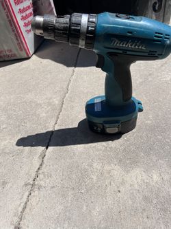 Makita drill with battery