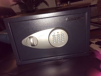 Safe box sentry brand