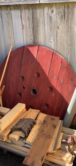 Rustic wooden round top
