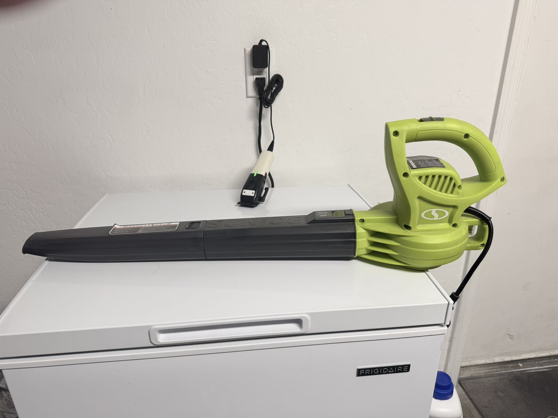 Electric Leaf Blower