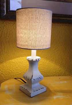 Great TABLE LAMP for SMALL SPACES! DESK, HALLWAY, NIGHT LIGHT, KITCHEN. Washington Park, i25 and Alameda, Denver)