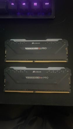 (2x8)  RGB. CORSAIR DDR4 RAM