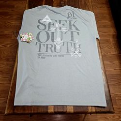 Undrtd Men's Gray T-shirt