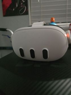META QUEST 3 WITH controllers PICKUP ONLY