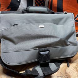Solo Laptop Computer Carrying Bag New
