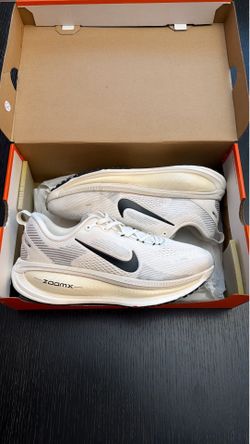 Nike Men Size 8 Vomero Running