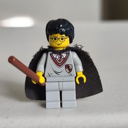 Vintage Lego Original Classic Harry Potter Gryffindor Shield Minifigure