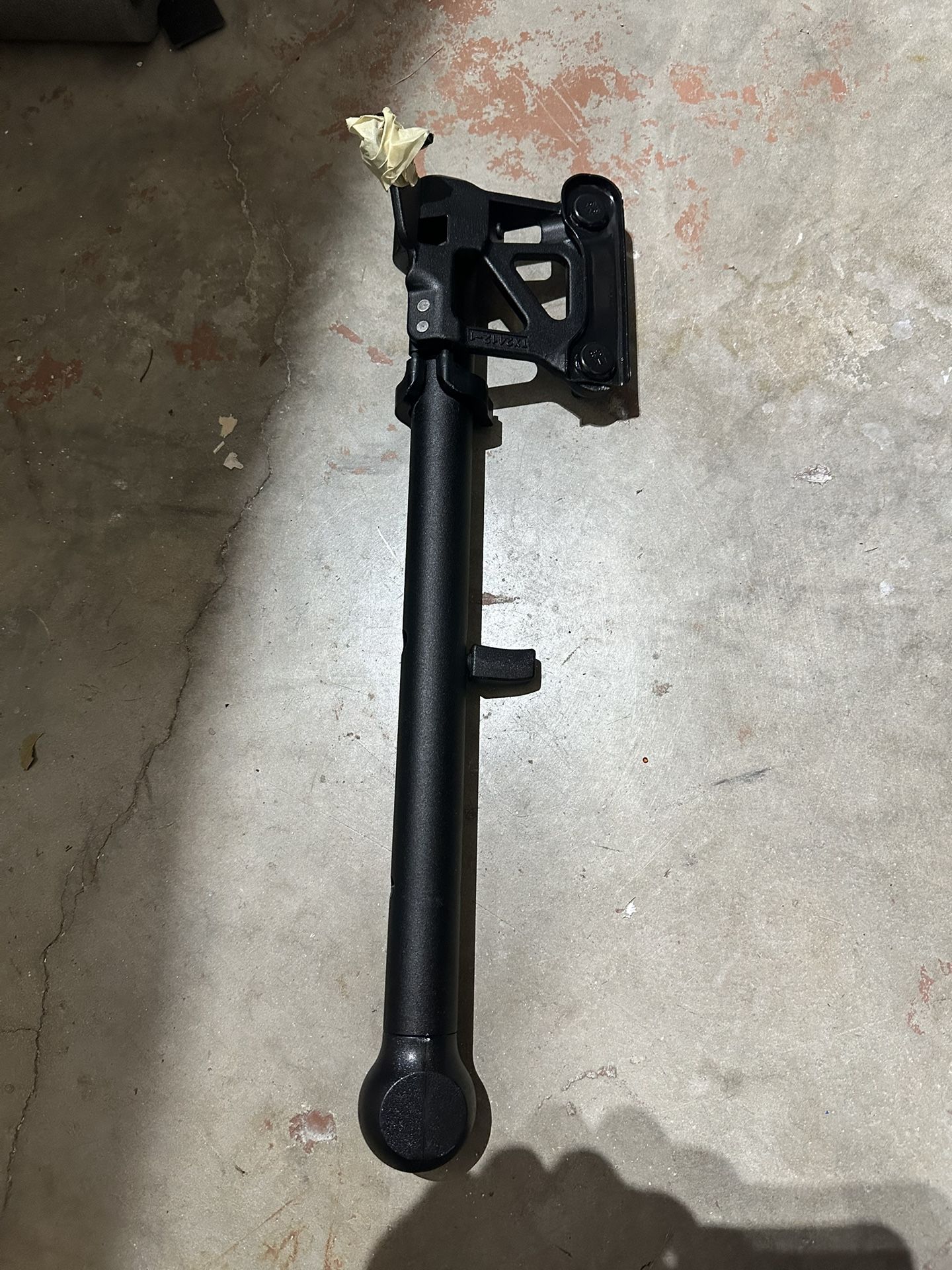 Tailgate Step Handle For Chevy And GMC trucks