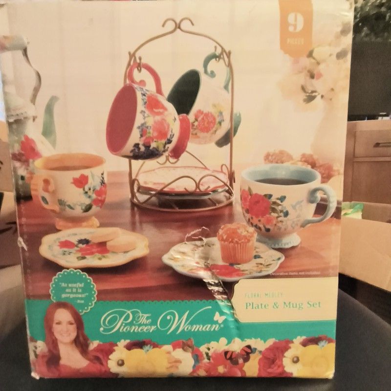 Pioneer Woman Plate And Mug Set