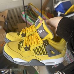 Air Jordan 4 Retro 