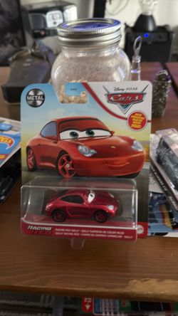 NEW DISNEY PIXAR CARS METAL/SERIES RACING RED SALLY DIECAST VEHICLE NEW 2021