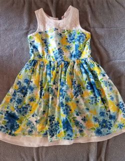 Girl Dress size7
