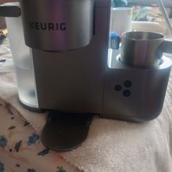 Keurig Cafe Programmable Single-Serve Coffee Maker with 7.5 Cups Water Reservoir (Black