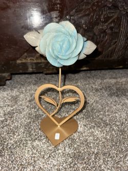 Trolleite Crystal Rose W/ Stand