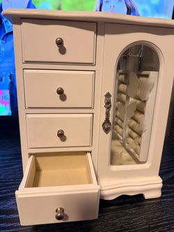 White jewelry box