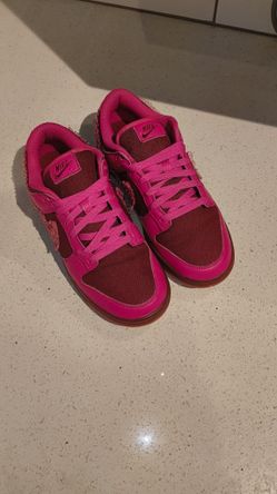 Nike Dunk 2022 Valentines size 9.5 women/8 men