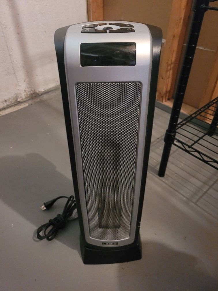 Lasko Oscillating Heater With Remote