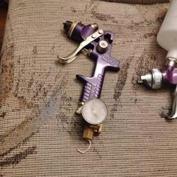 Paint guns 